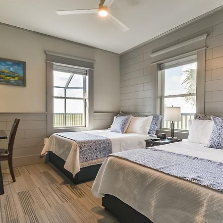 Harborwalk Lodge Hitchcock Екстер'єр фото