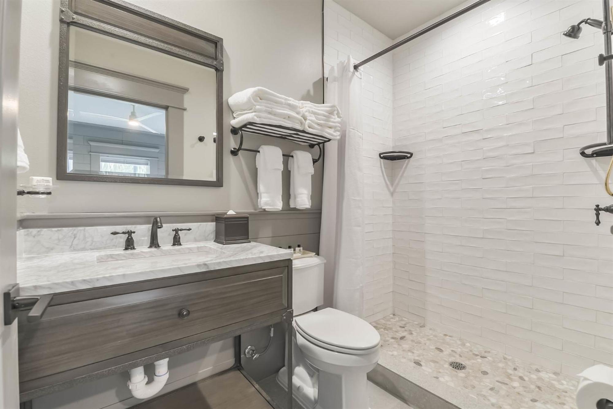 Harborwalk Lodge Hitchcock Екстер'єр фото
